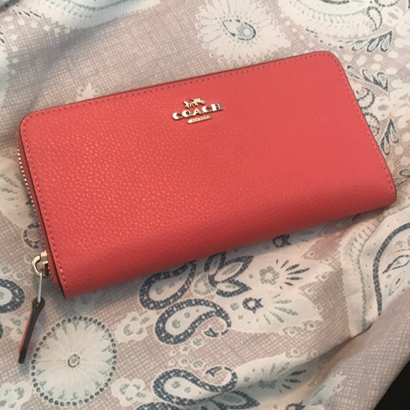 Coach Wallet - Picture 1 of 4
